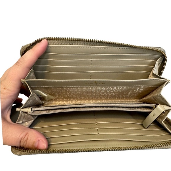 Kate Spade Taupe Grey A La Vita Ostrich Embossed Leather Designer Wallet GUC - Picture 7 of 11